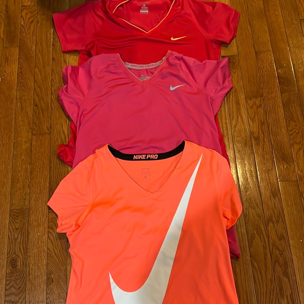 Women’s Nike athletic tops (set of 3). XL